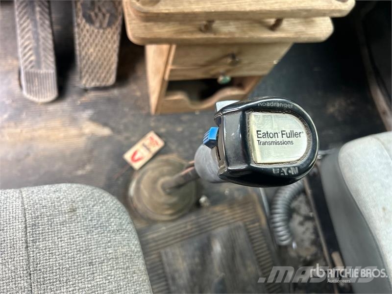 Kenworth T600 曳引機組件
