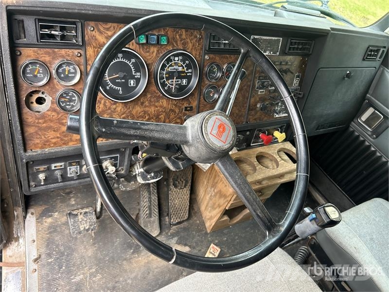 Kenworth T600 曳引機組件