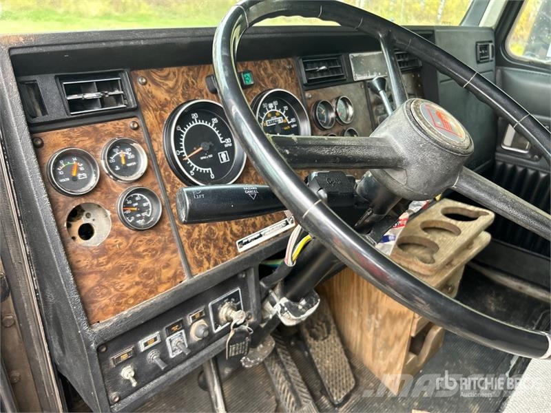 Kenworth T600 曳引機組件