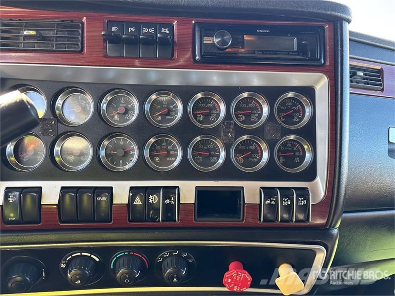 Kenworth T600 Sadulveokid