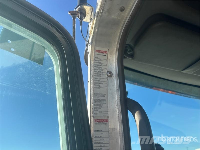 Kenworth T600A Trekkers