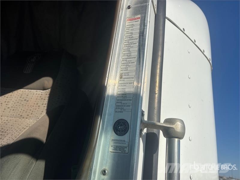 Kenworth T600A Trekkers