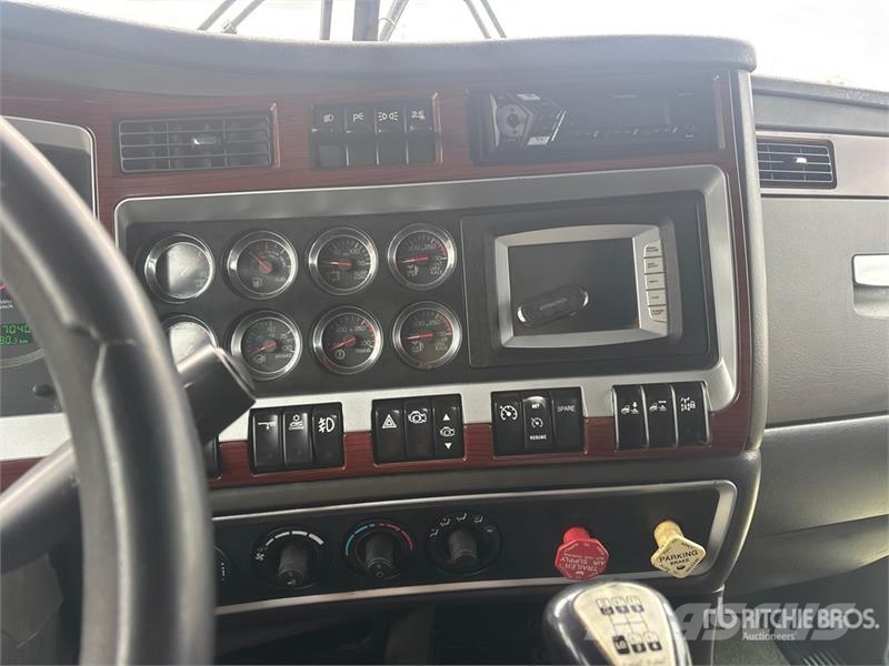 Kenworth T660 Vetopöytäautot