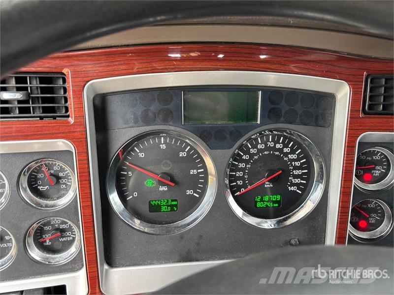 Kenworth T660 Vetopöytäautot