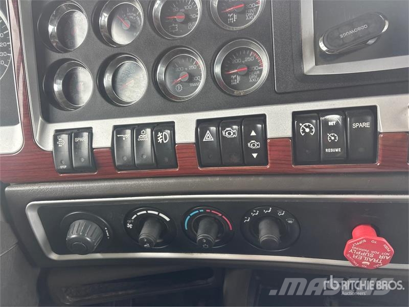 Kenworth T660 Vetopöytäautot
