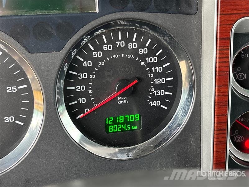 Kenworth T660 Vetopöytäautot