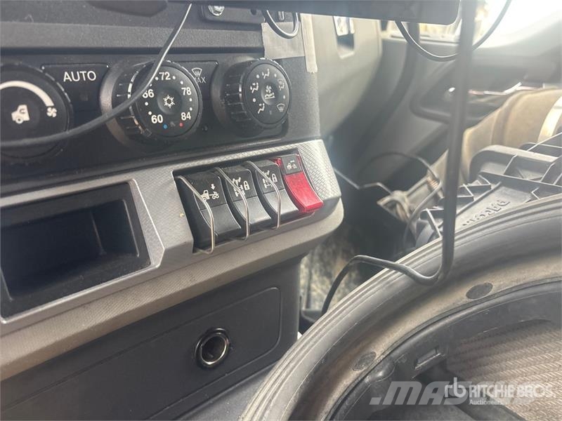 Kenworth T680 Vetopöytäautot