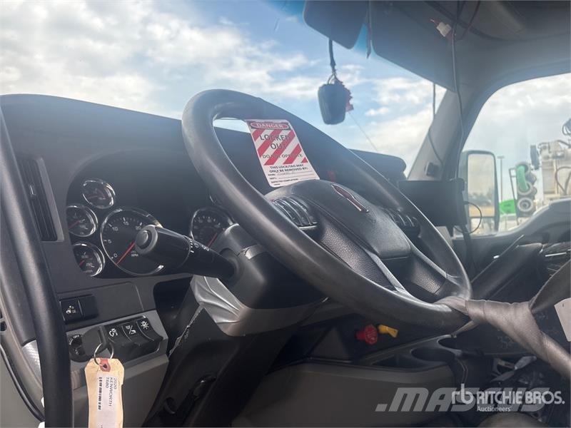 Kenworth T680 Vetopöytäautot