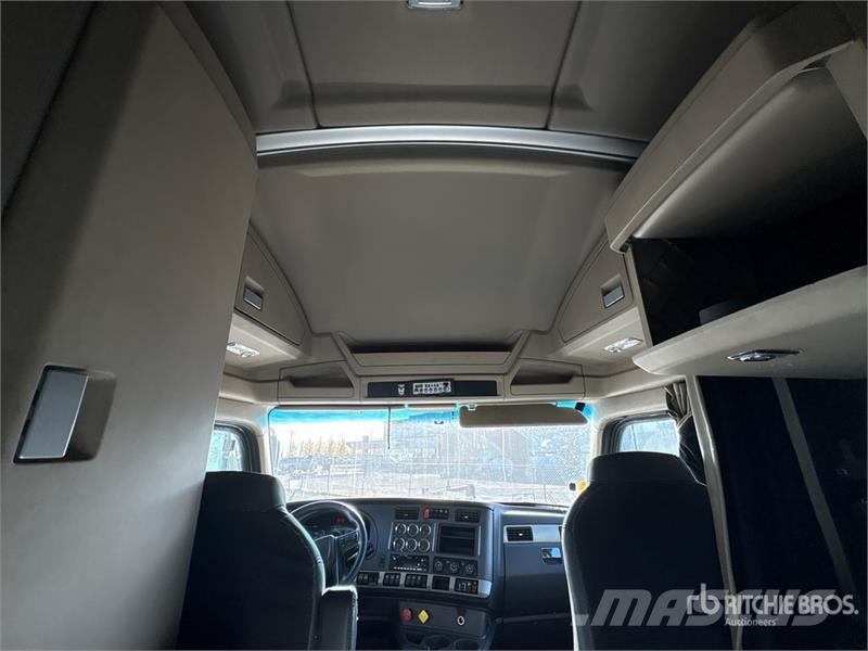 Kenworth T680 Tractor Units