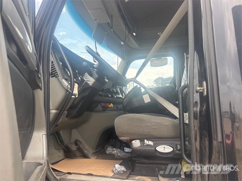 Kenworth T680 Vetopöytäautot