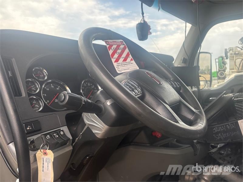 Kenworth T680 Vetopöytäautot