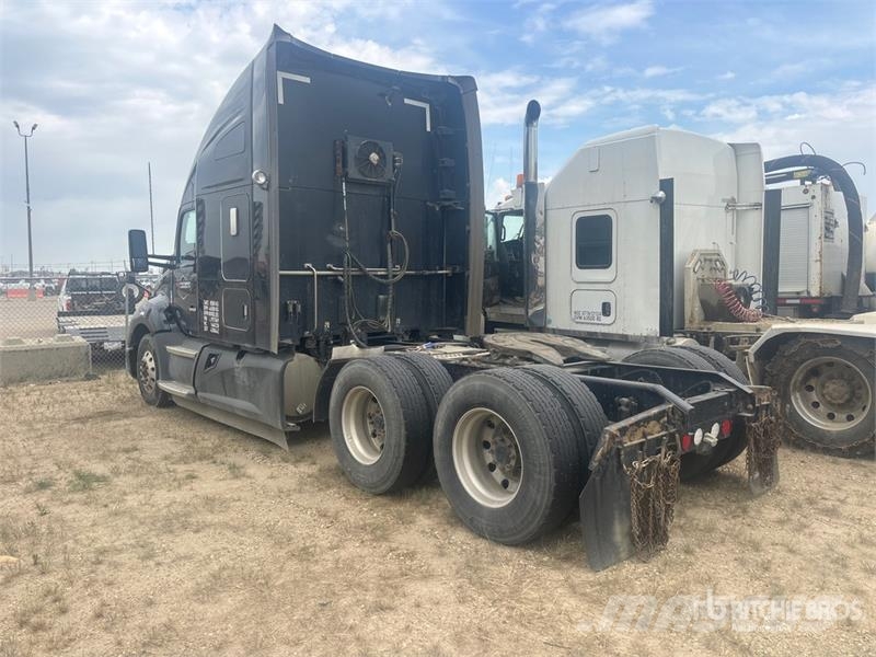 Kenworth T680 Vetopöytäautot