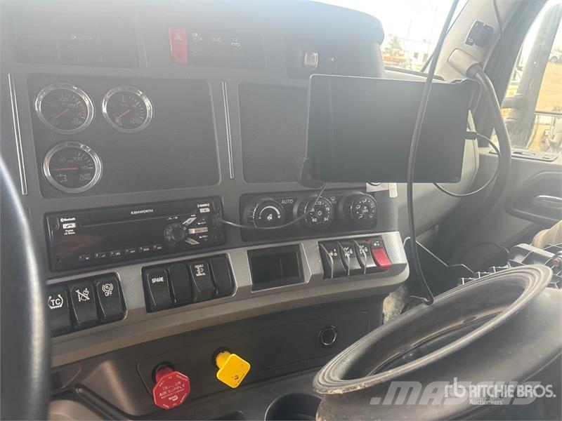 Kenworth T680 Vetopöytäautot