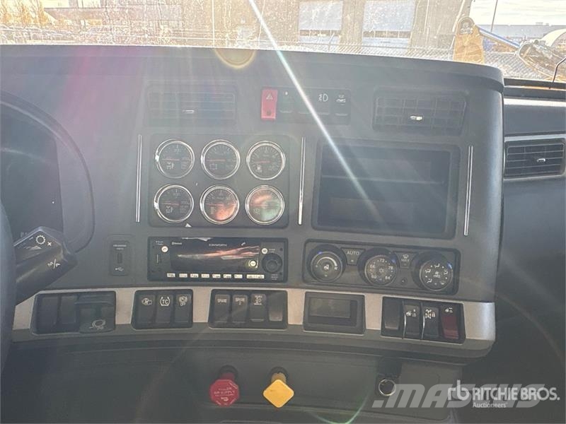 Kenworth T680 Tractor Units