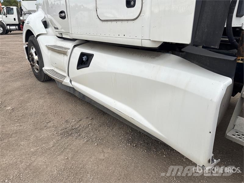 Kenworth T680 Motrici e Trattori Stradali