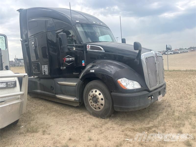 Kenworth T680 Vetopöytäautot