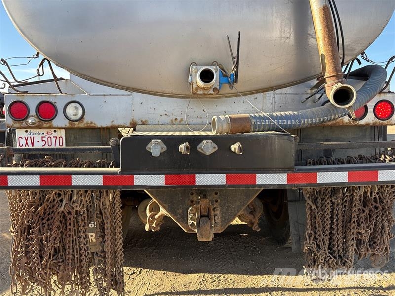 Kenworth T800 صهاريج مياه