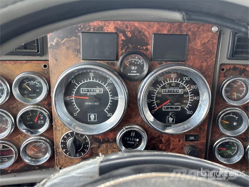 Kenworth T800 Vetopöytäautot