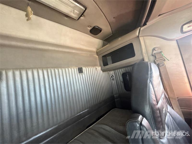 Kenworth T800 中古トラクターヘッド | トレーラーヘッド
