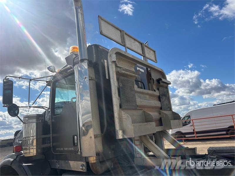 Kenworth T800 牵引车
