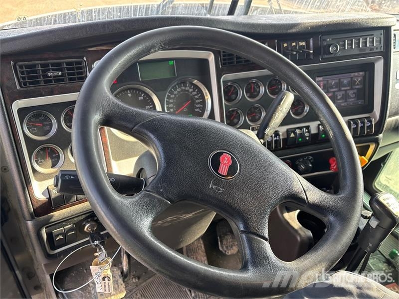 Kenworth T800 شاحنات الرافعات