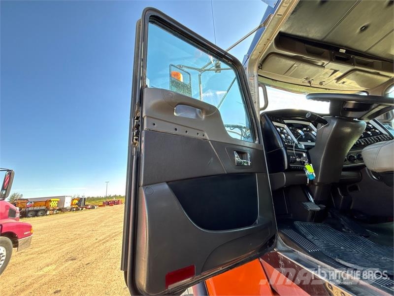 Kenworth T800 Combi / vacuum trucks