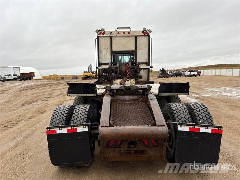 Kenworth T800 Pagalbos kelyje automobiliai