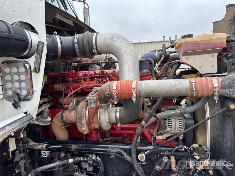 Kenworth T800 Pagalbos kelyje automobiliai