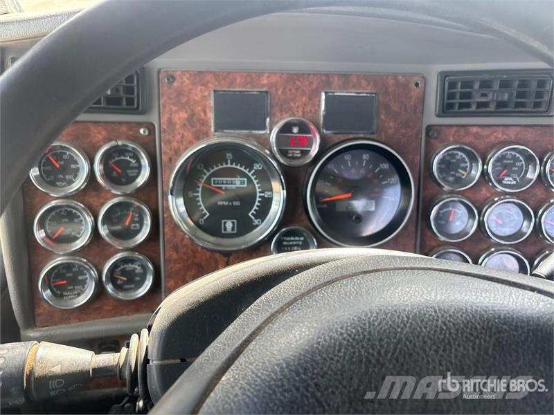 Kenworth T800 牵引车
