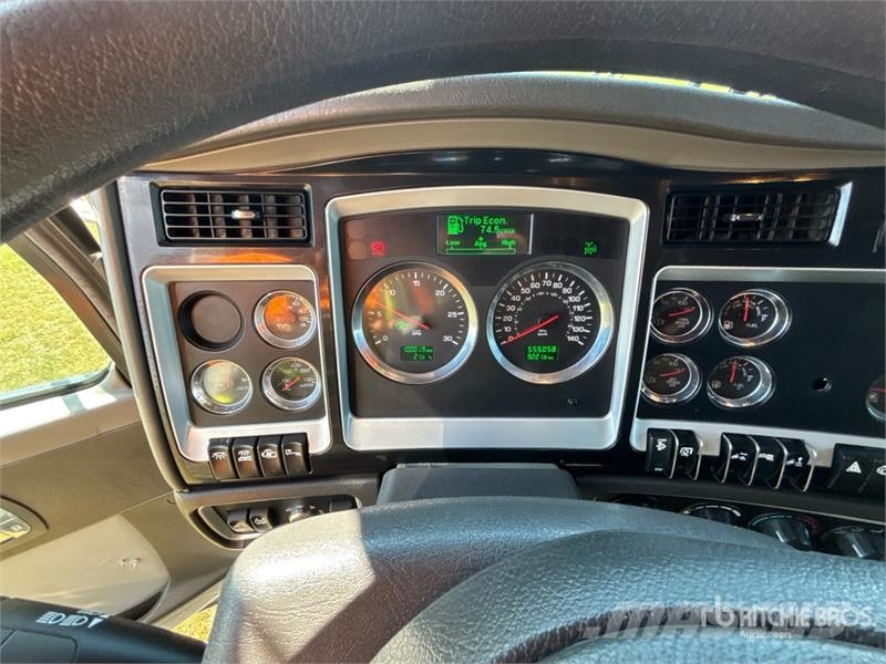 Kenworth T800 Vetopöytäautot