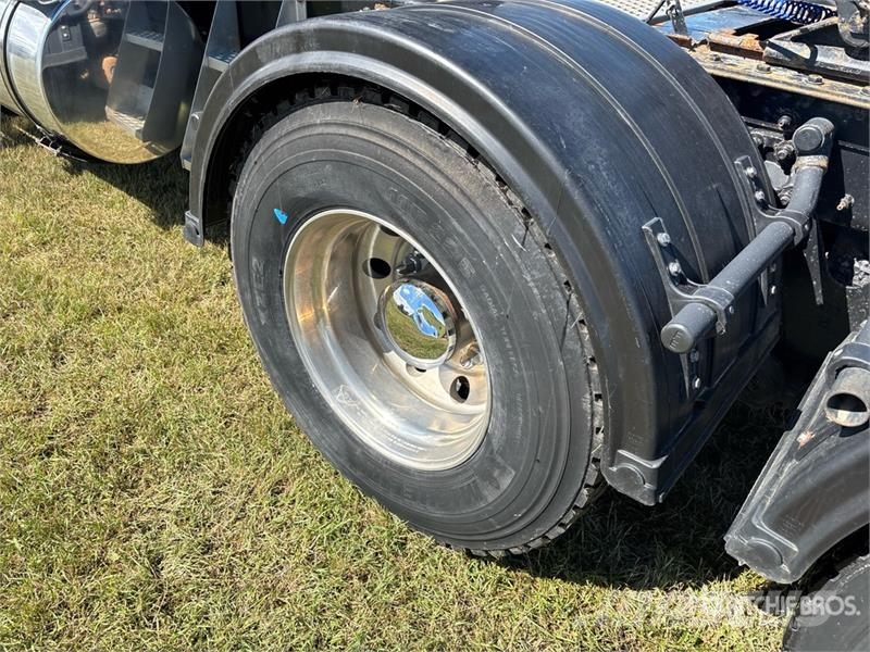 Kenworth T800 Vetopöytäautot
