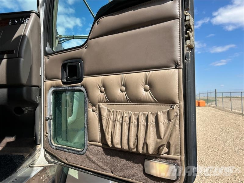 Kenworth T800 Vetopöytäautot