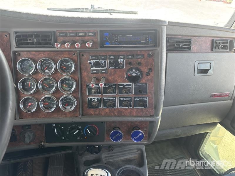 Kenworth T800 牵引车