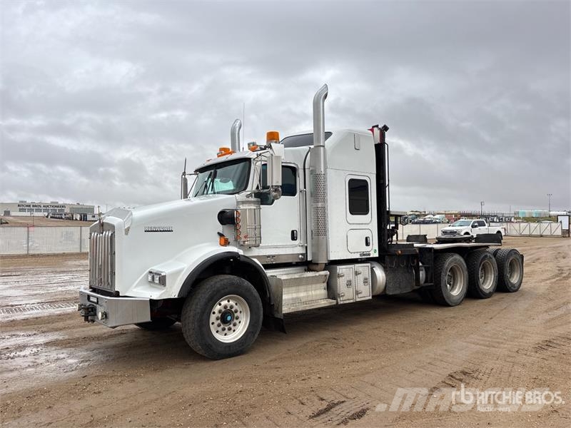 Kenworth T800 Pagalbos kelyje automobiliai