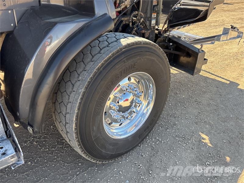 Kenworth T800 Тягачі