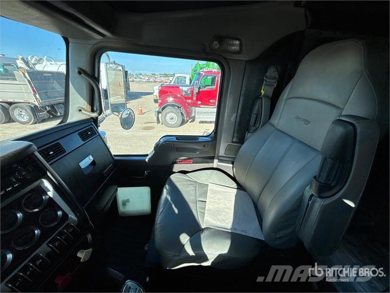 Kenworth T800 콤비/진공 트럭