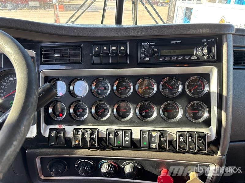 Kenworth T800 صهاريج مياه