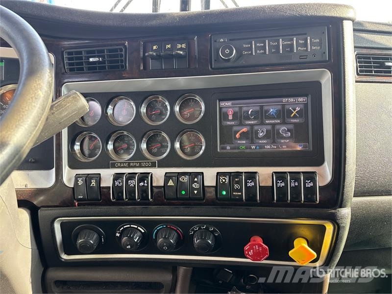 Kenworth T800 شاحنات الرافعات