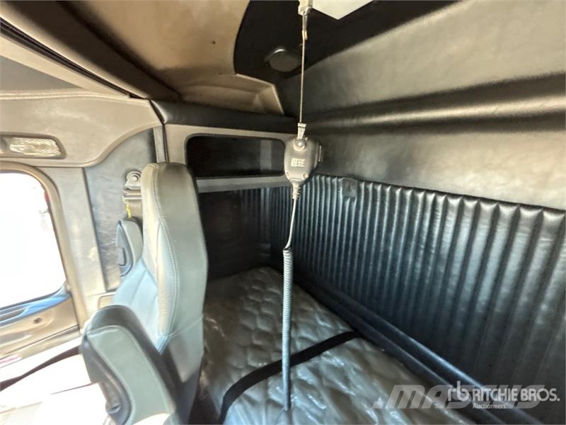Kenworth T800 콤비/진공 트럭
