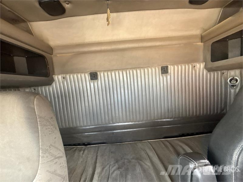 Kenworth T800 中古トラクターヘッド | トレーラーヘッド