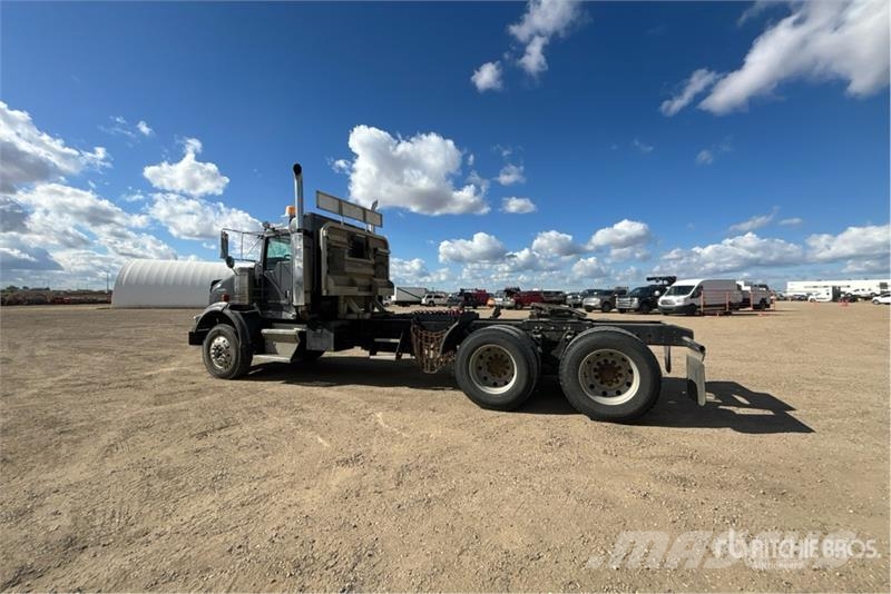 Kenworth T800 牵引车