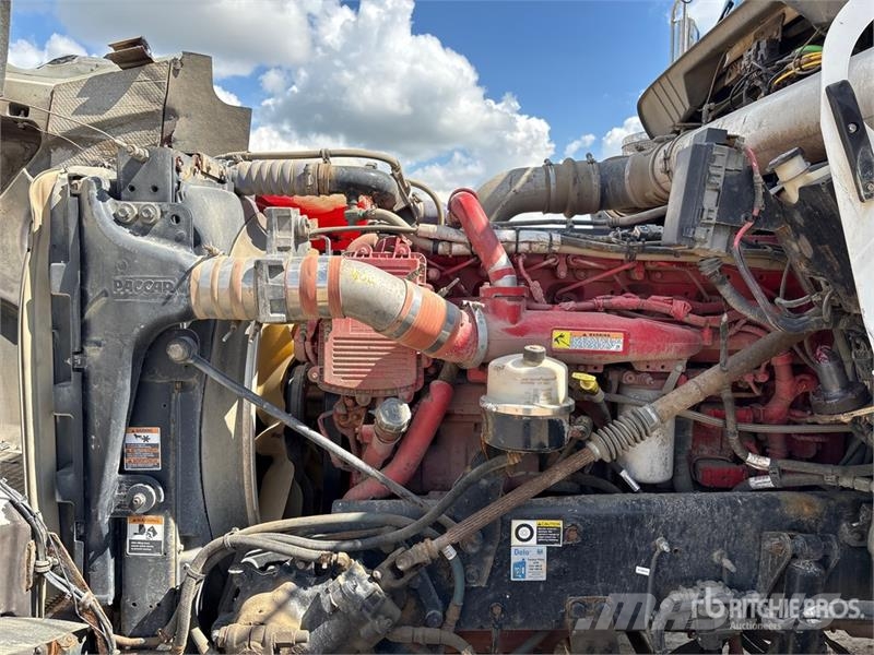 Kenworth T800 شاحنات الرافعات