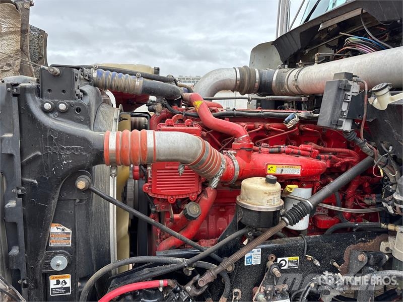 Kenworth T800 Pagalbos kelyje automobiliai