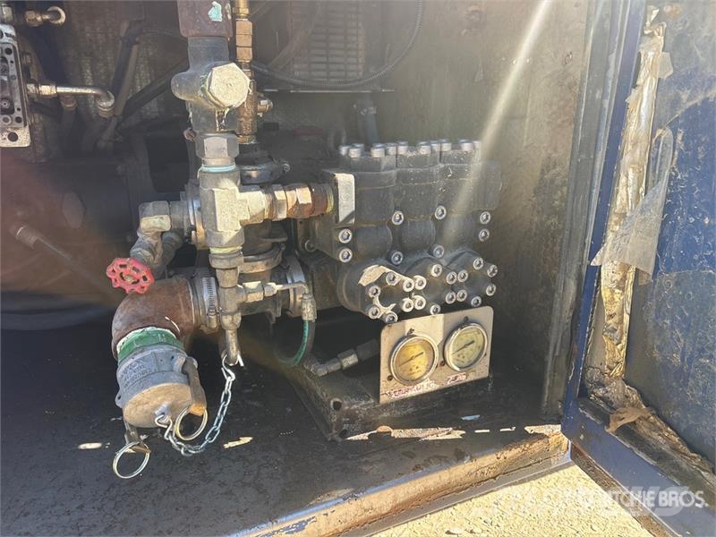 Kenworth T800 Kombinētās vakumsūkņa mašīnas