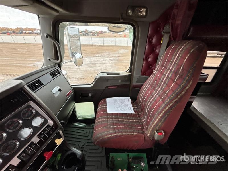 Kenworth T800 Pagalbos kelyje automobiliai