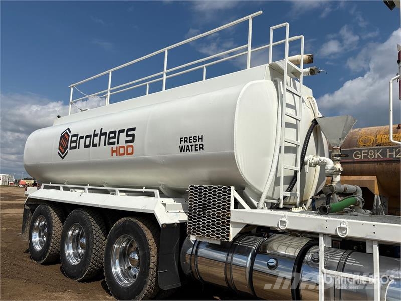 Kenworth T800 صهاريج مياه