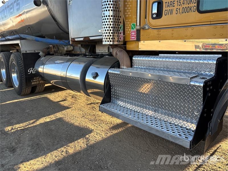 Kenworth T800 صهاريج مياه
