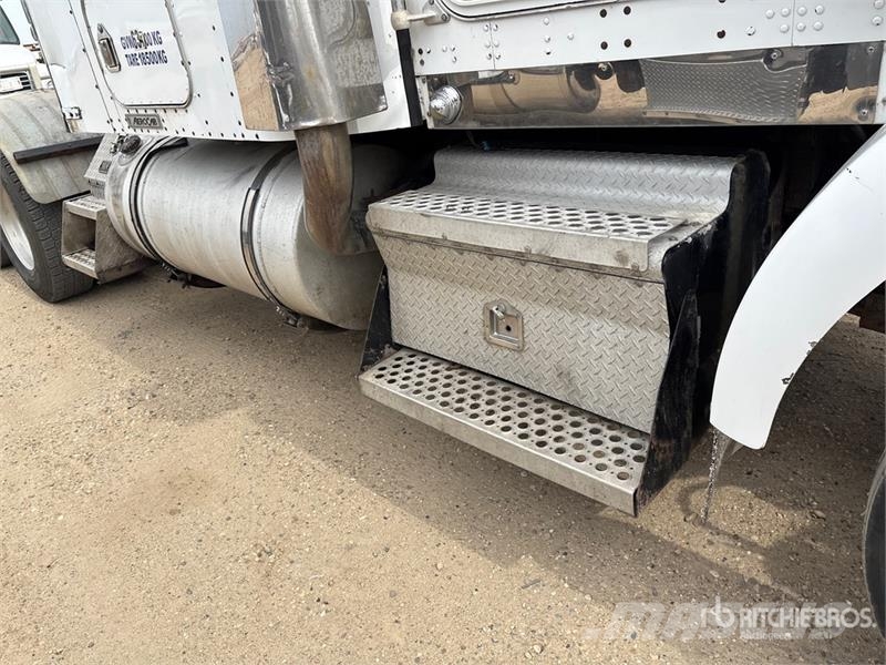 Kenworth T800 Vetopöytäautot