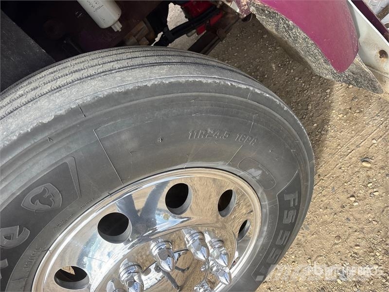 Kenworth T800 Andere Fahrzeuge
