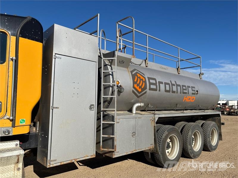 Kenworth T800 صهاريج مياه